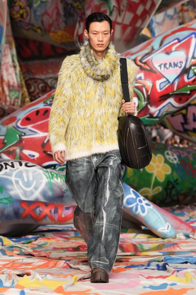 【希少】DIESEL ファーキャップ grunge archive y2k Diesel Fall 2025 MFW: Graffiti to Grunge – Ayerhs Magazine