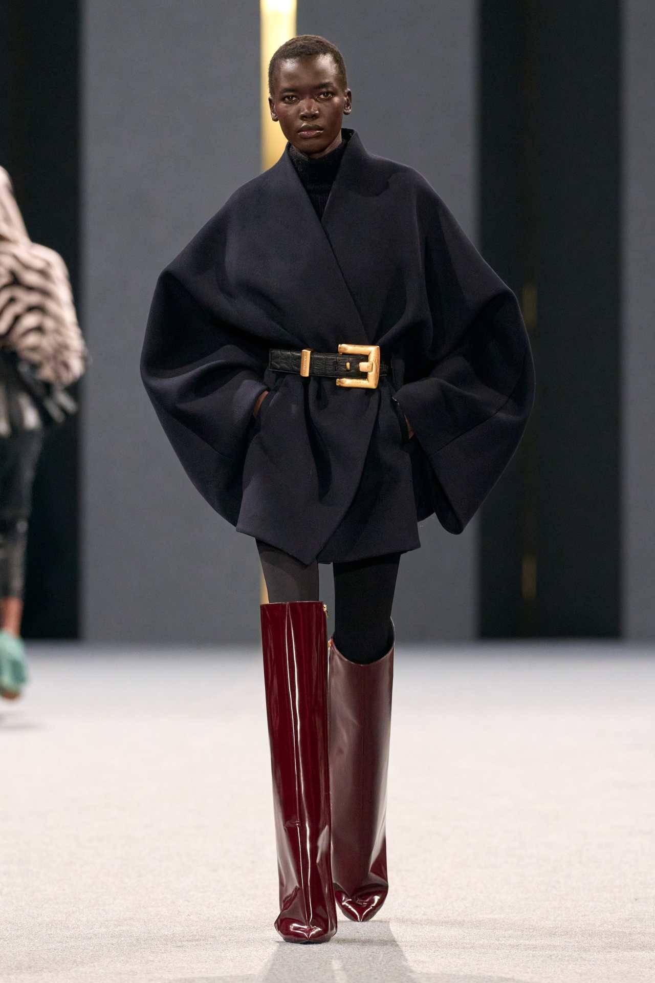 Balmain Fall 2025 PFW: Cocooning, Not Constricting – Ayerhs Magazine