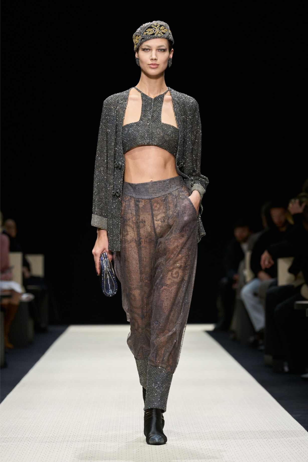 Giorgio Armani Fall 2025 MFW: Regal Radici – Ayerhs Magazine